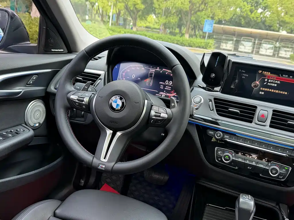BMW 1 Series 2017 — фото 15