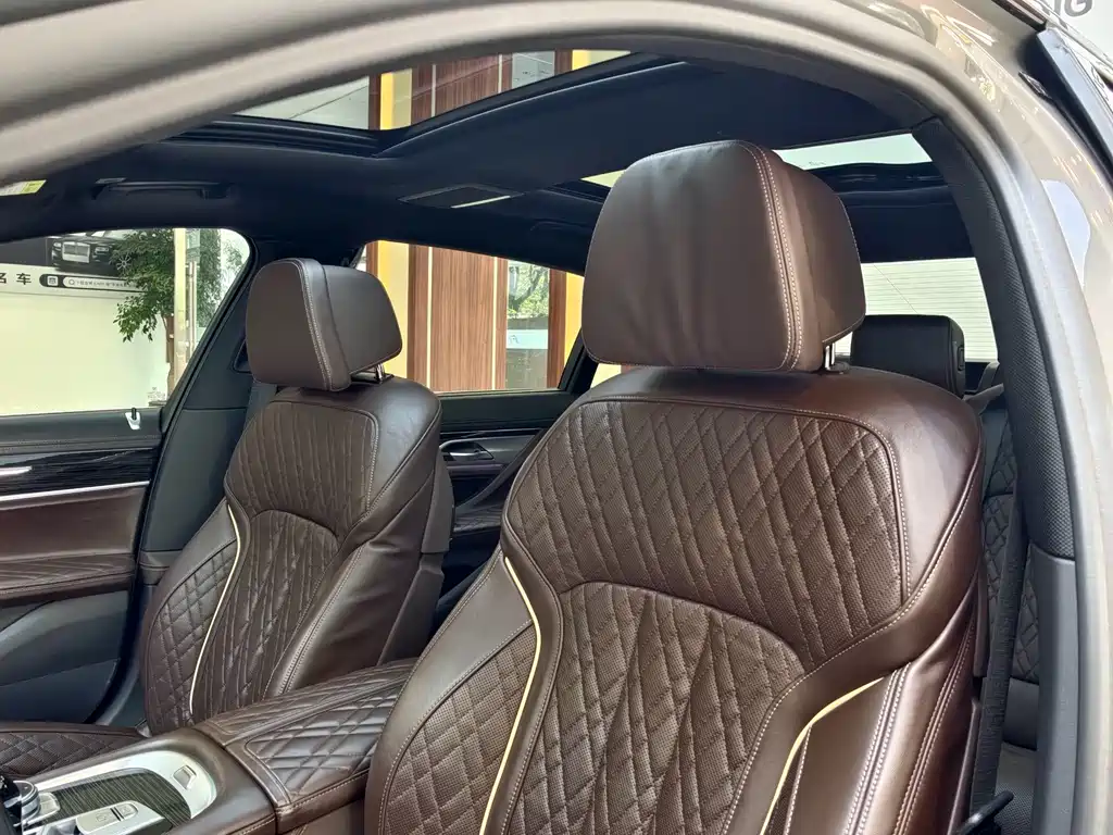 BMW 7 Series 2020 — фото 11