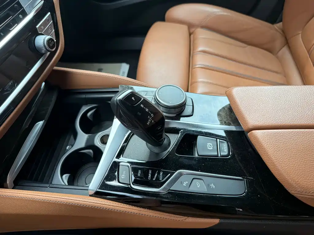 BMW 6 Series GT 2019 — фото 10