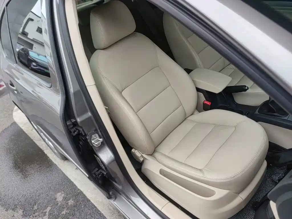 Skoda Octavia 2015 — фото 25