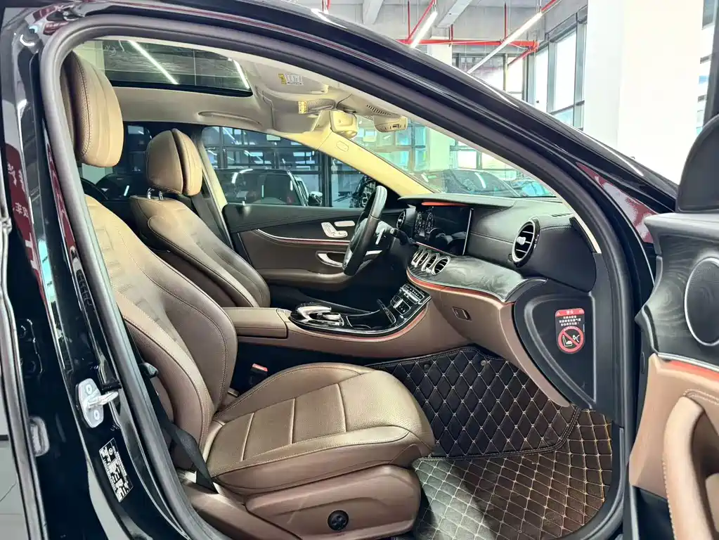 Mercedes-Benz E-Class 2017 — фото 12