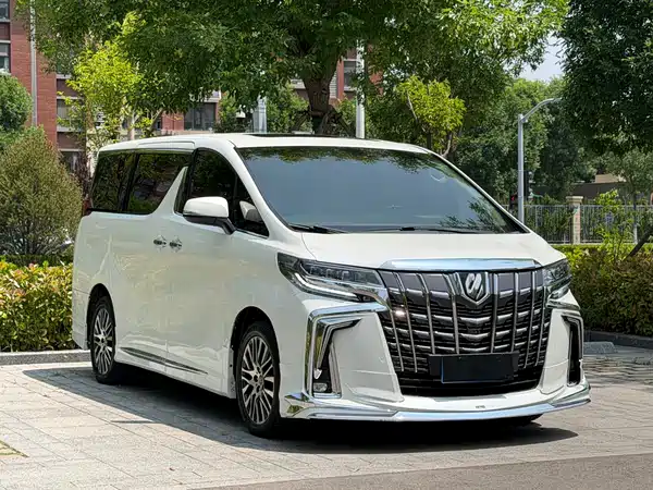 Toyota Alphard 2015