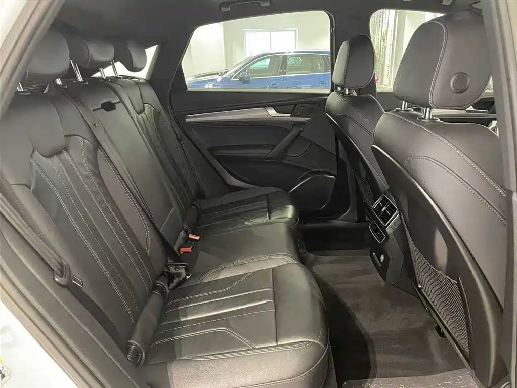 Audi Q5L Sportback 2021 — фото 8