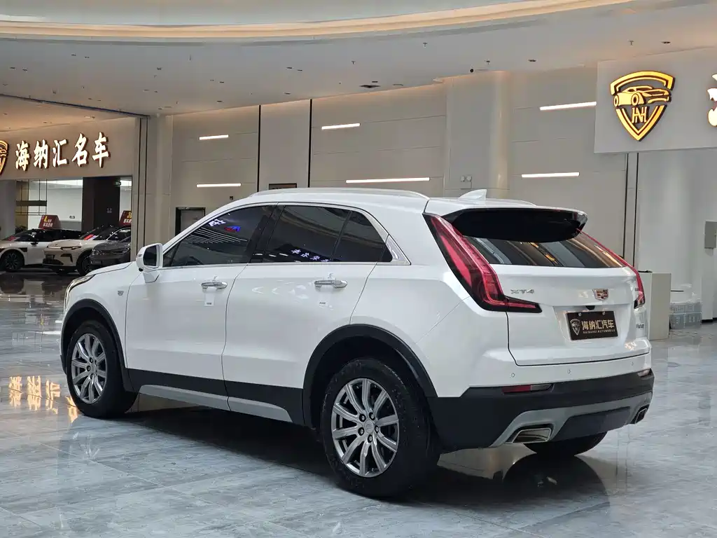 Cadillac XT4 2021 — фото 3