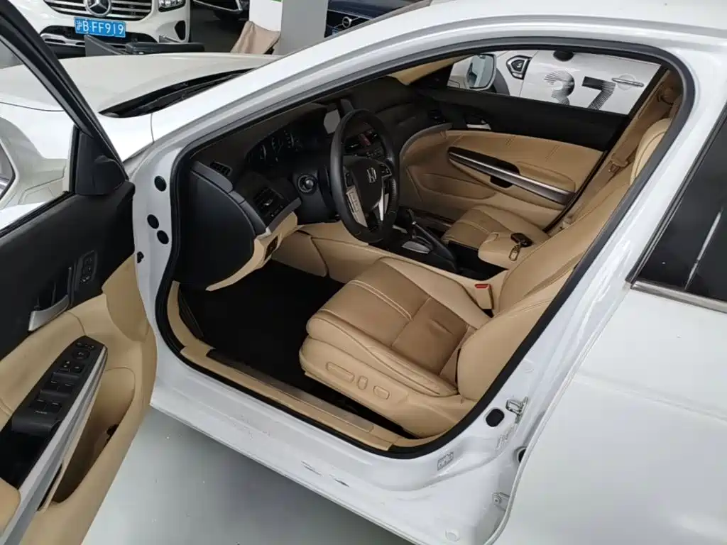 Honda Crosstour 2015 — фото 16