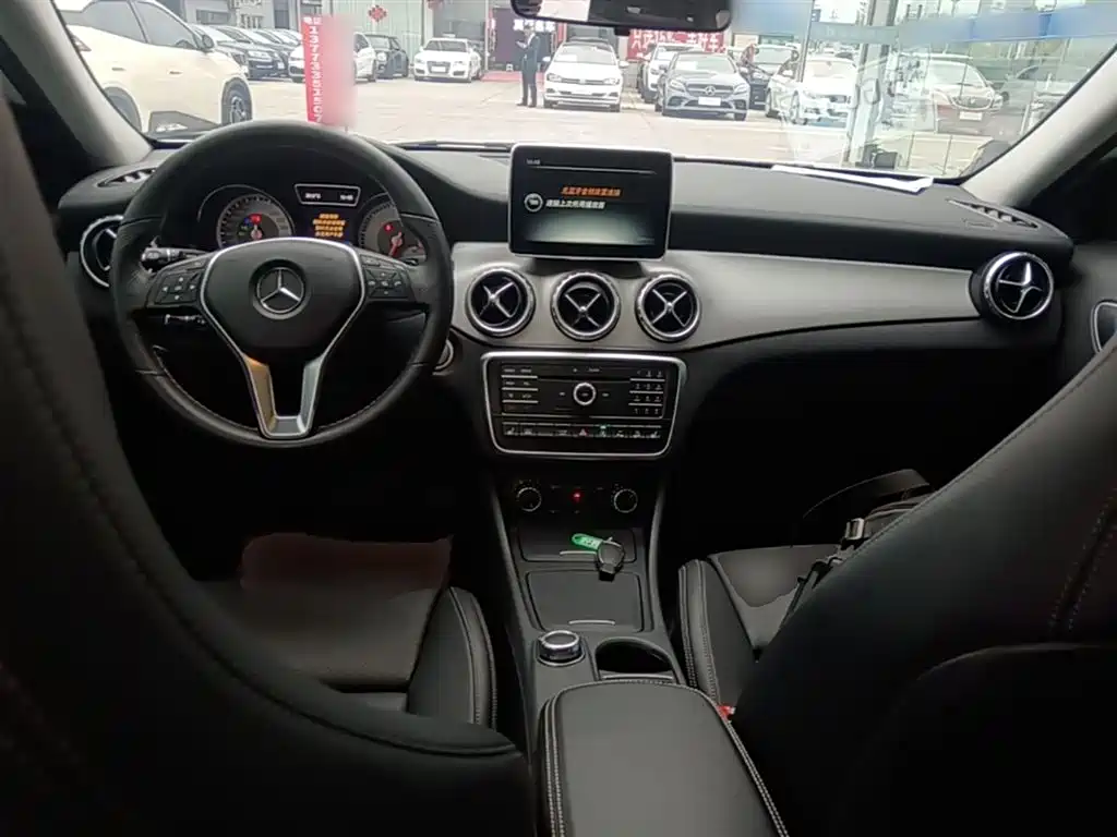 Mercedes-Benz GLA 2016 — фото 10