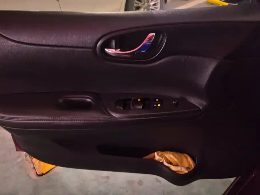 Nissan Tiida 2012