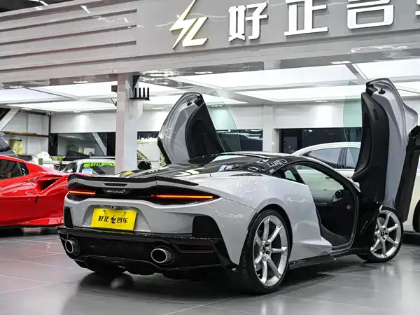 McLaren GT 2021