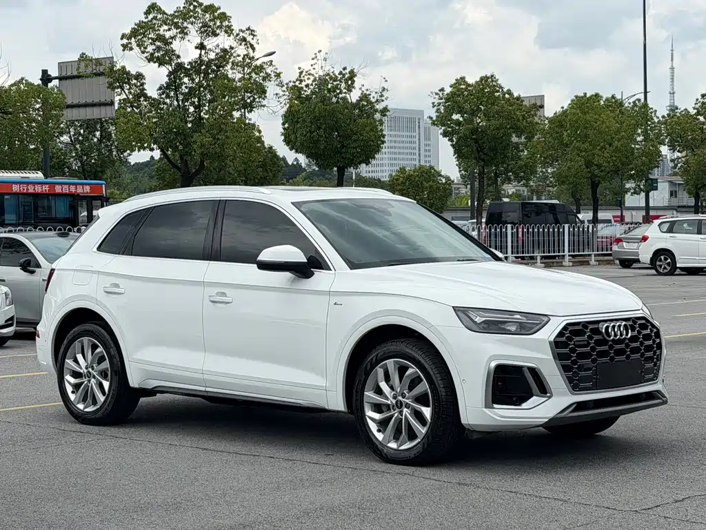 Audi Q5L 2022 — фото 2