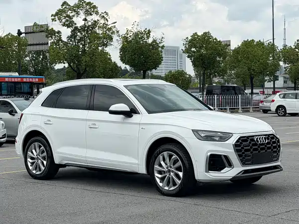 Audi Q5L 2022
