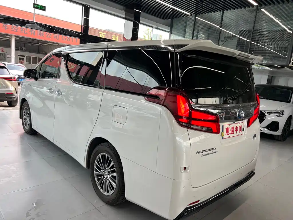 Toyota Alphard 2021 — фото 6