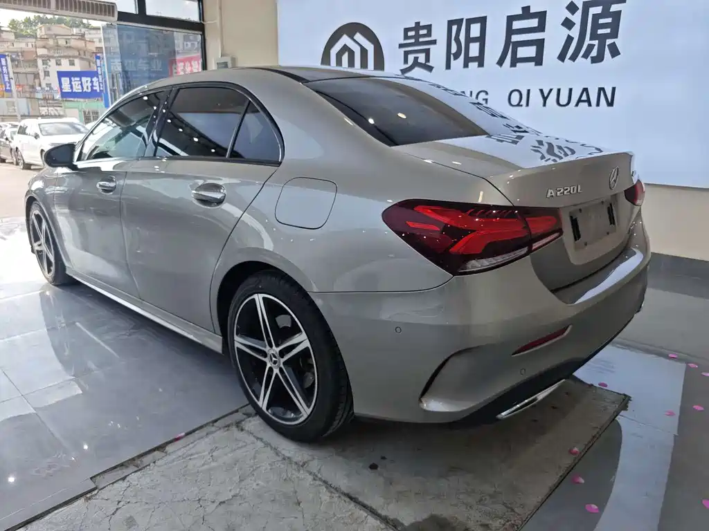 Mercedes-Benz A-Class 2020 — фото 11