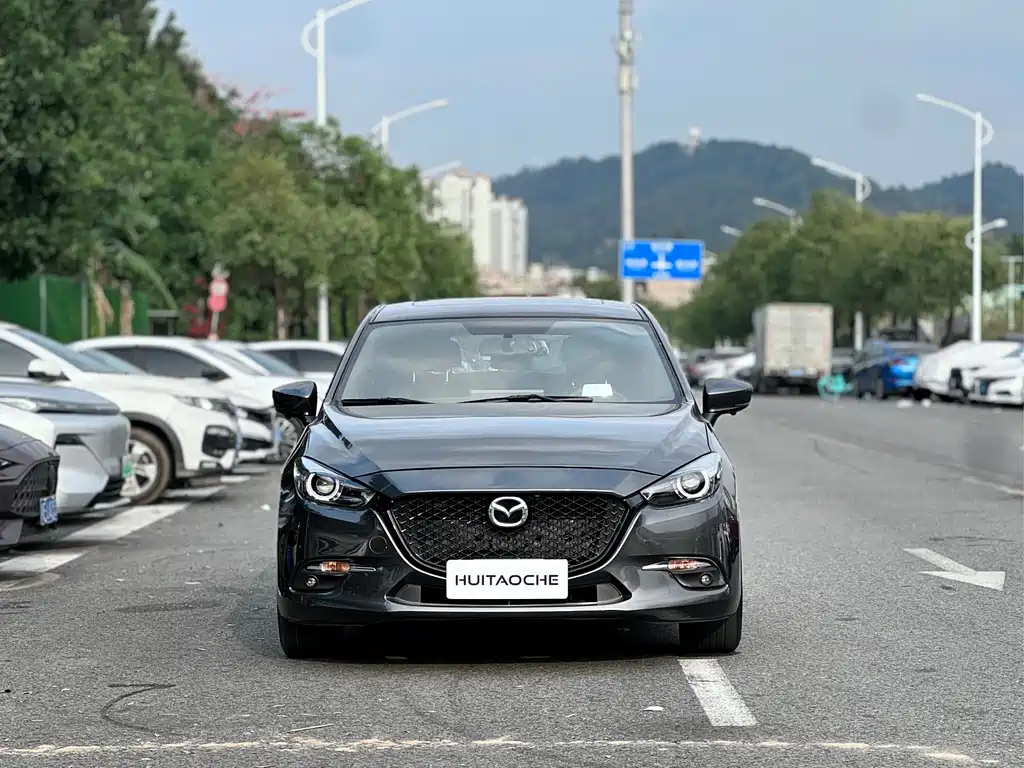 Mazda 3 Axela 2019 — фото 2