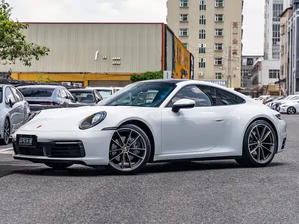 Porsche 911 2023