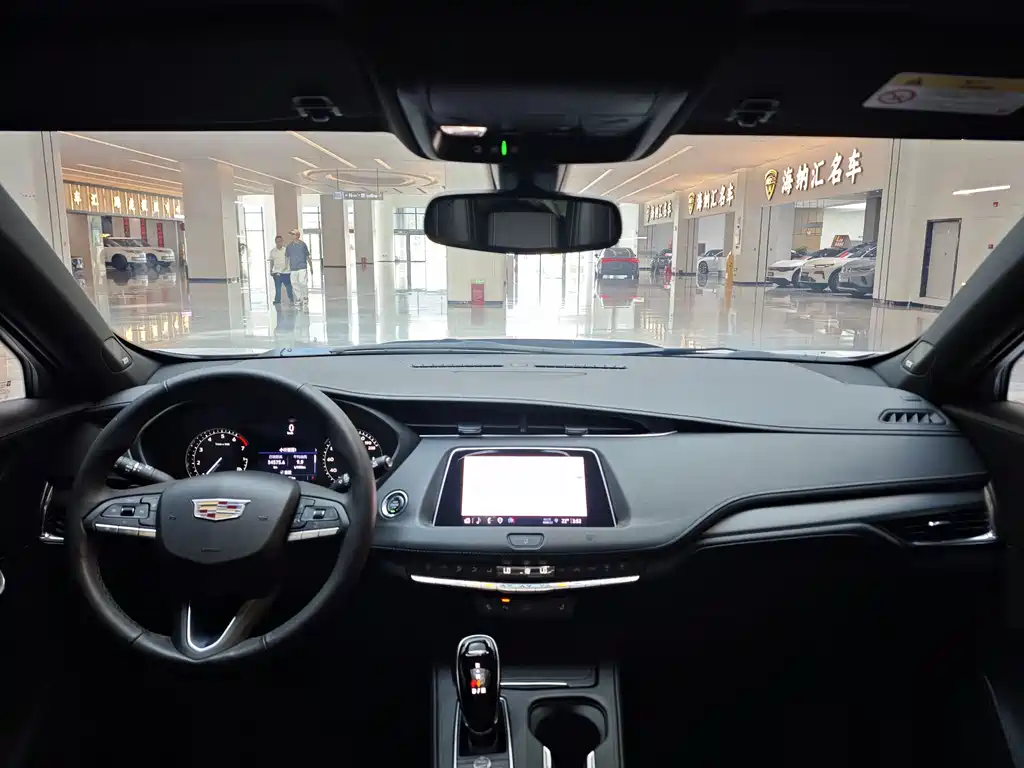 Cadillac XT4 2021 — фото 14