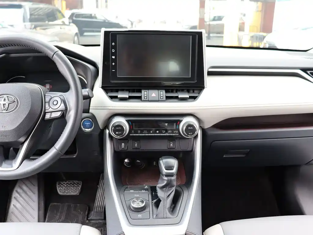 Toyota RAV4 2020 — фото 13