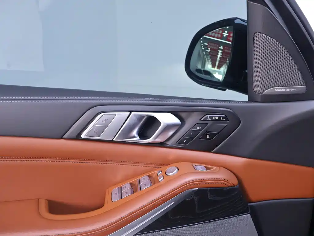 BMW X7 2021 — фото 17