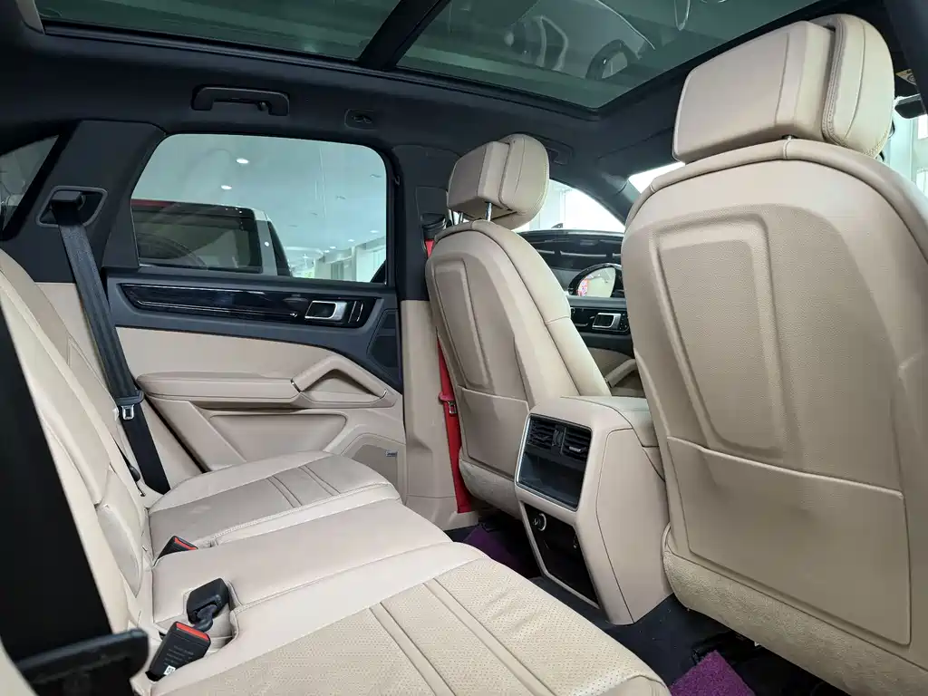 Porsche Cayenne 2018 — фото 14