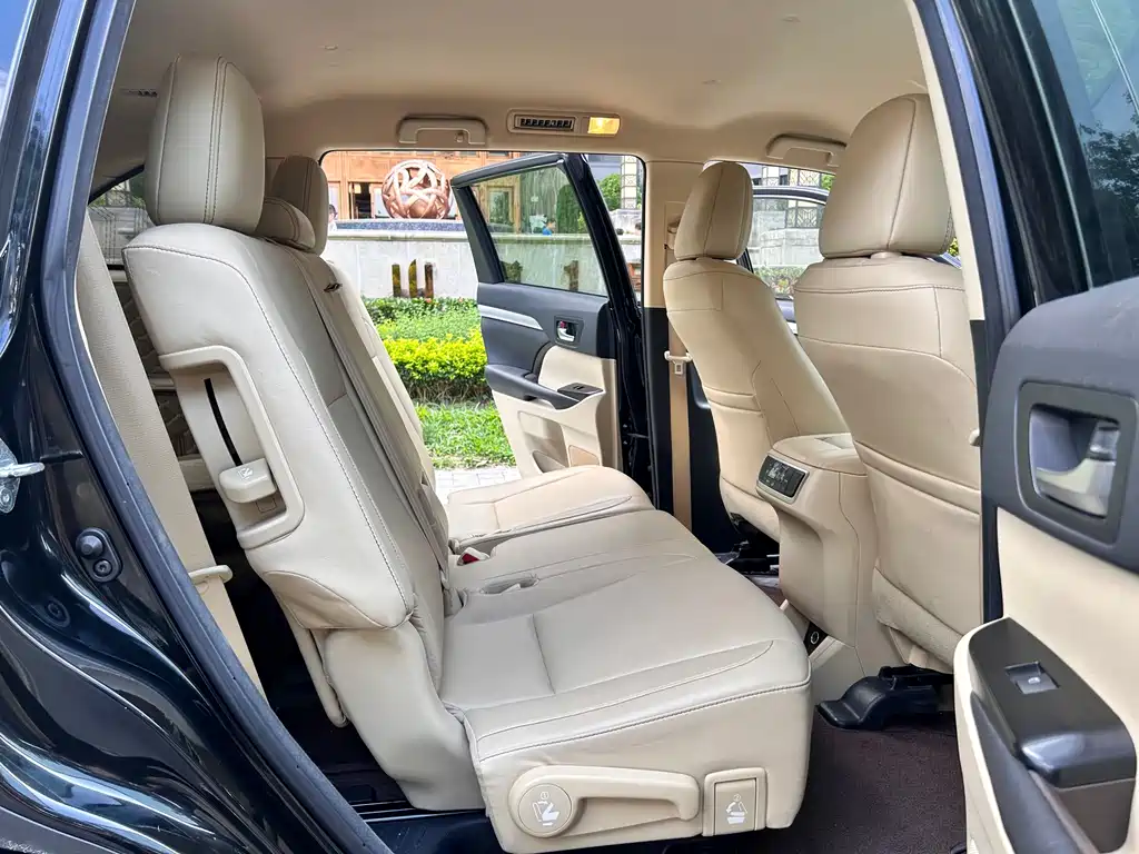 Toyota Highlander 2018 — фото 16