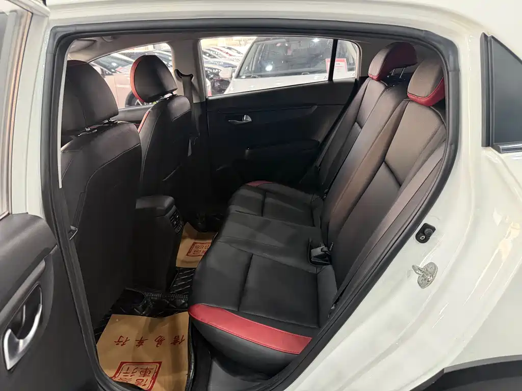 Kia KX Cross 2018 — фото 6