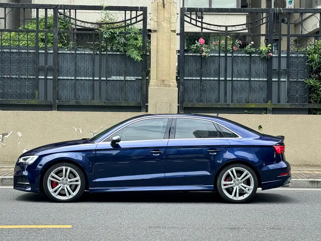 Audi S3 2018 — фото 9