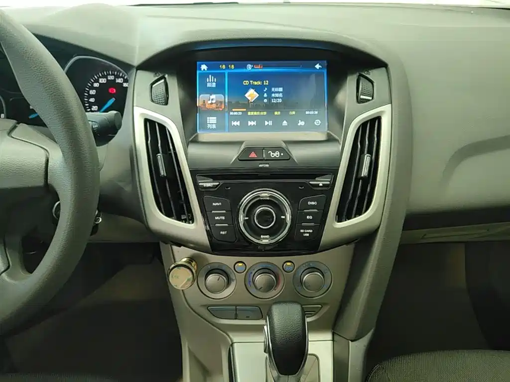 Ford Focus 2015 — фото 12