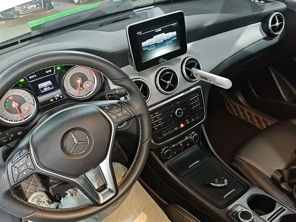 Mercedes-Benz GLA 2016 — фото 10