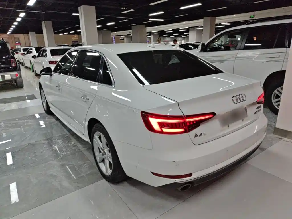Audi A4L 2018