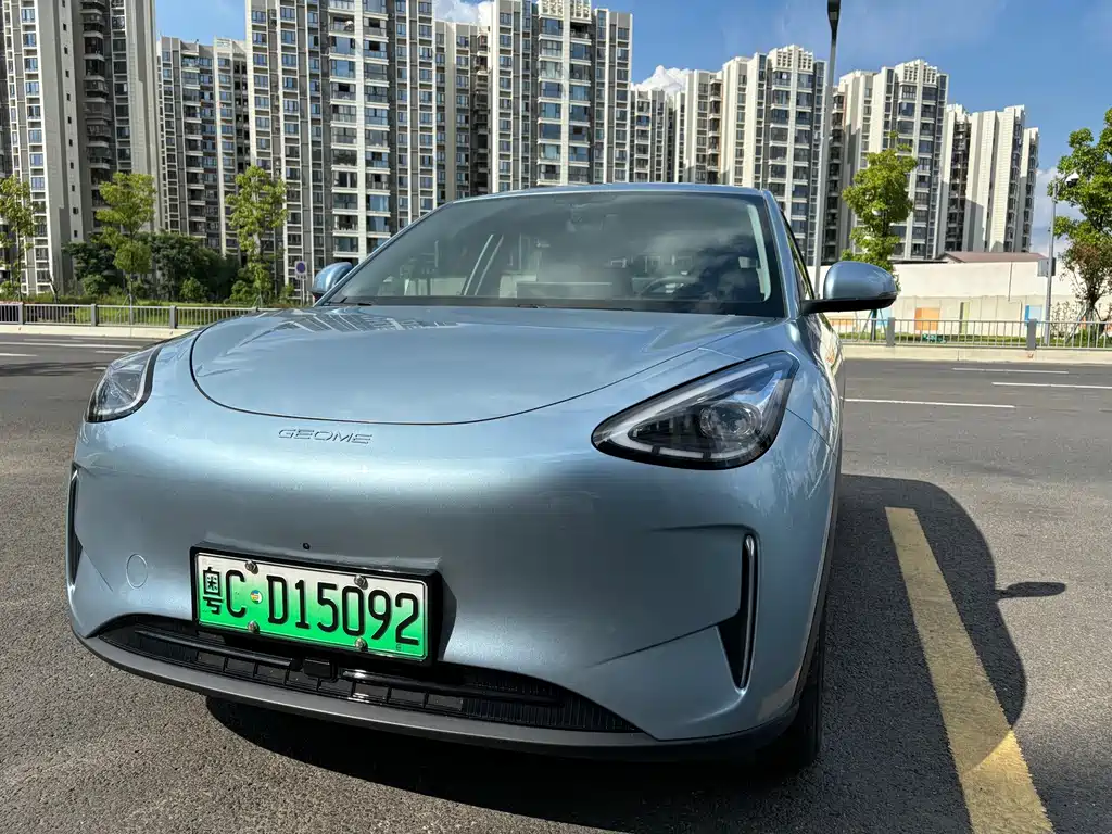 Geely Galaxy Starwish 2025 — фото 12