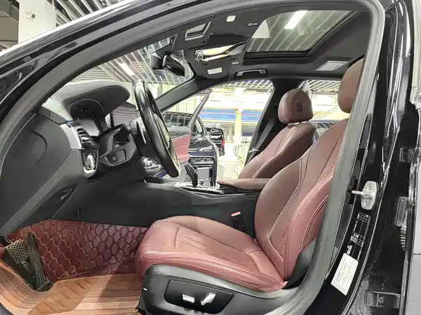 BMW 5 Series 2021