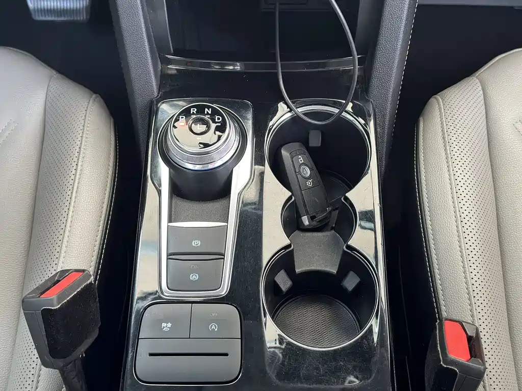 Ford Escape 2021 — фото 10
