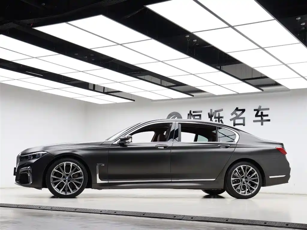 BMW 7 Series 2020 — фото 35