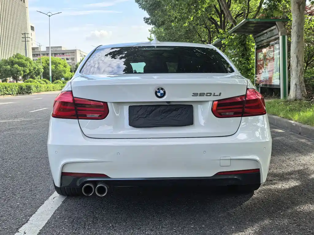 BMW 3 Series 2018 — фото 8