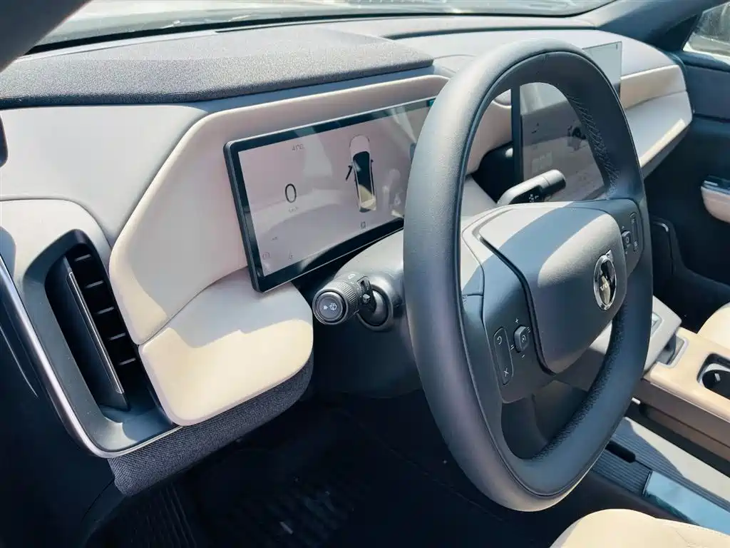 Volvo XC70 Plug-In Hybrid 2025 — фото 13
