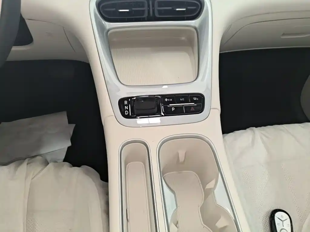 Geely Galaxy Starwish 2026 — фото 14