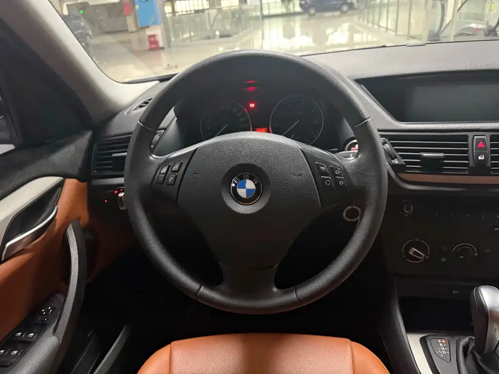 BMW X1 2014 — фото 10