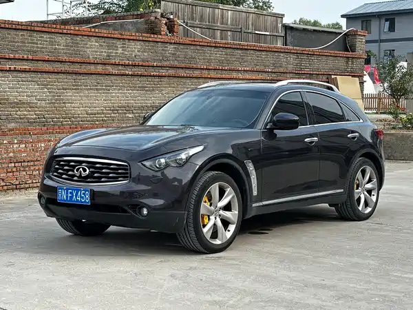 Infiniti FX 2011