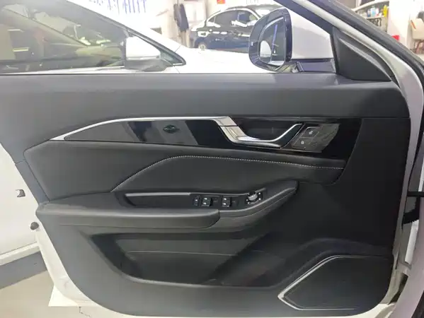 Bestune B70 2023