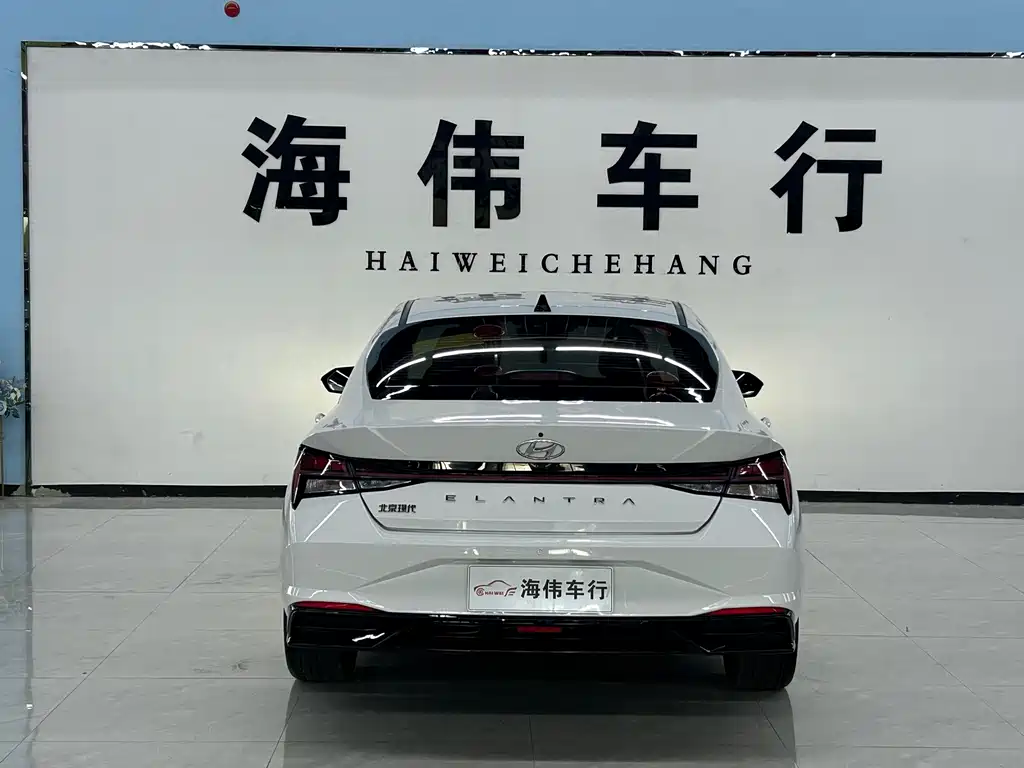 Hyundai Elantra 2023 — фото 14