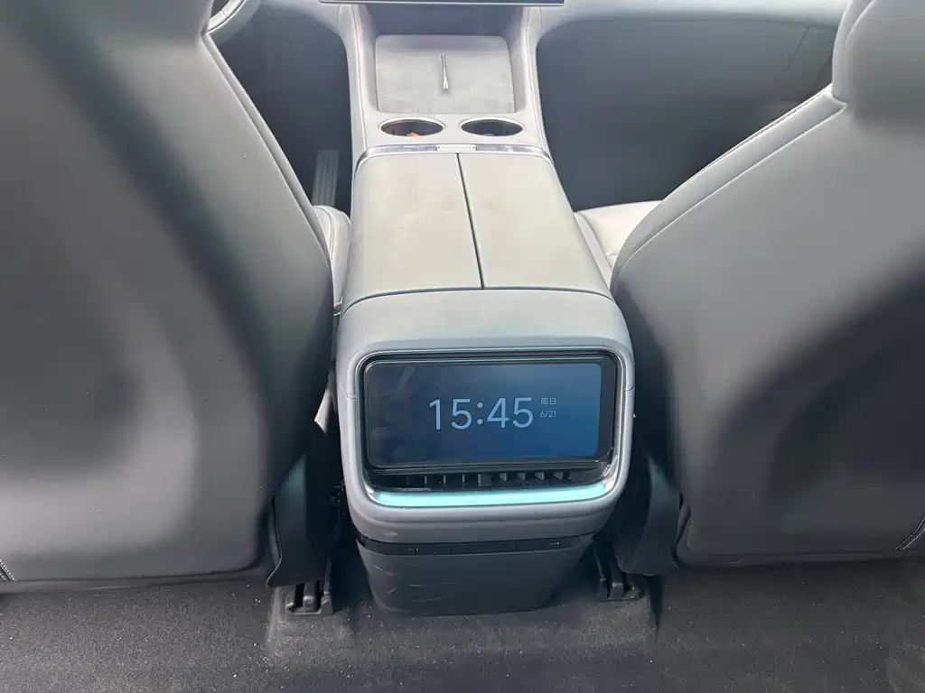 Xiaomi YU7 2025 — фото 10