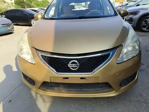 Nissan Tiida 2014