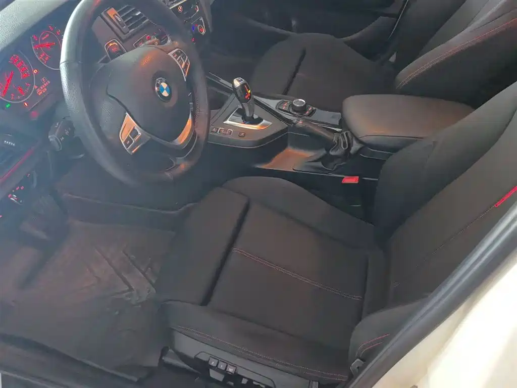 BMW 1 Series 2014 — фото 12