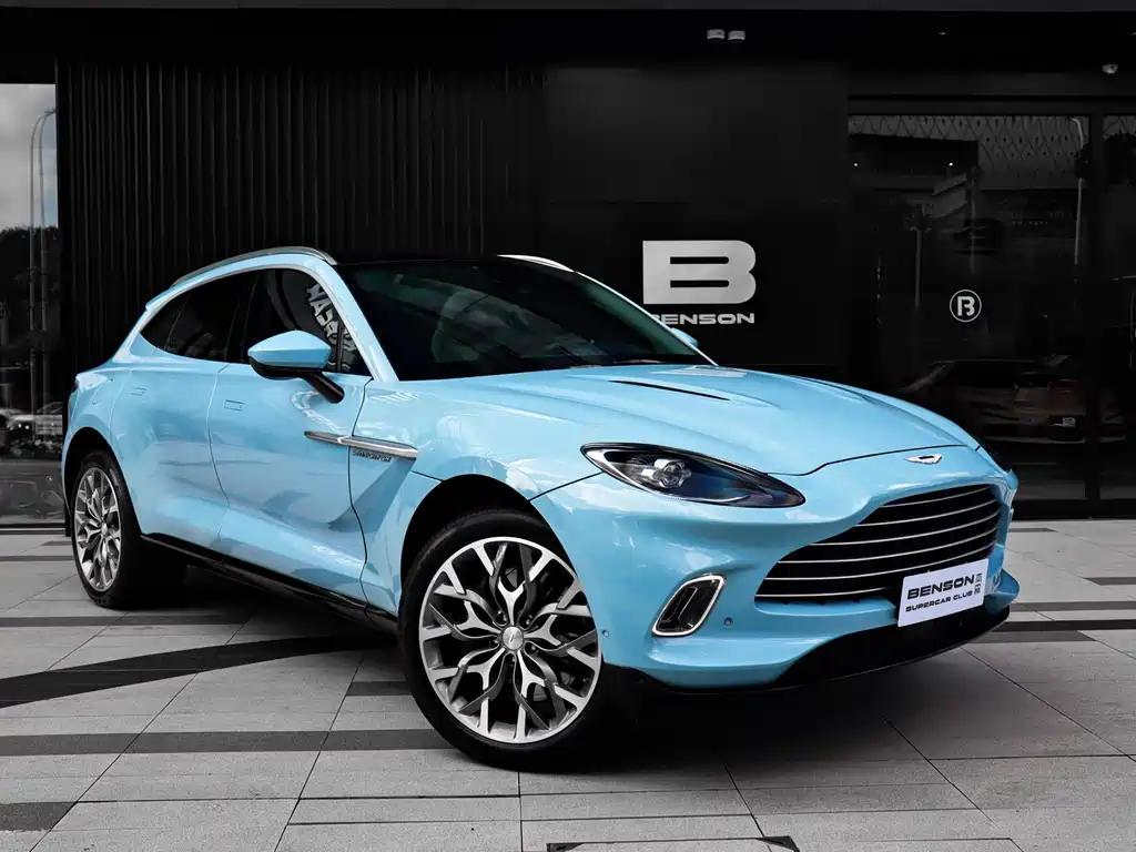 Aston Martin DBX 2022
