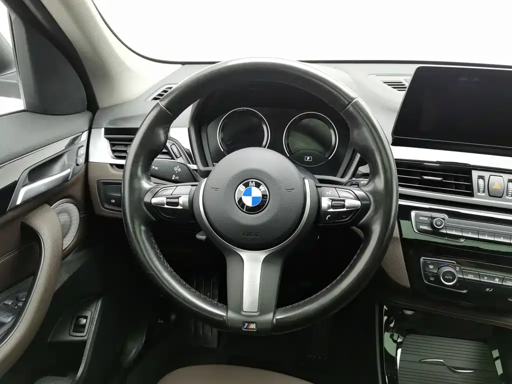 BMW X1 2021 — фото 11
