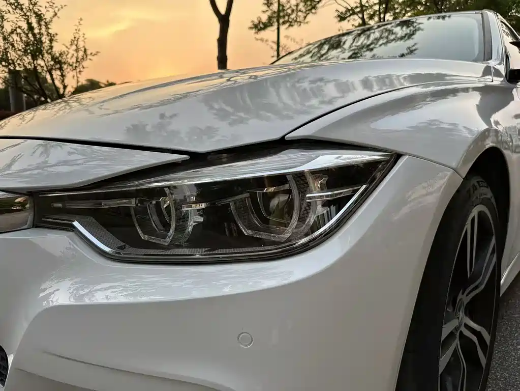 BMW 3 Series 2017 — фото 14