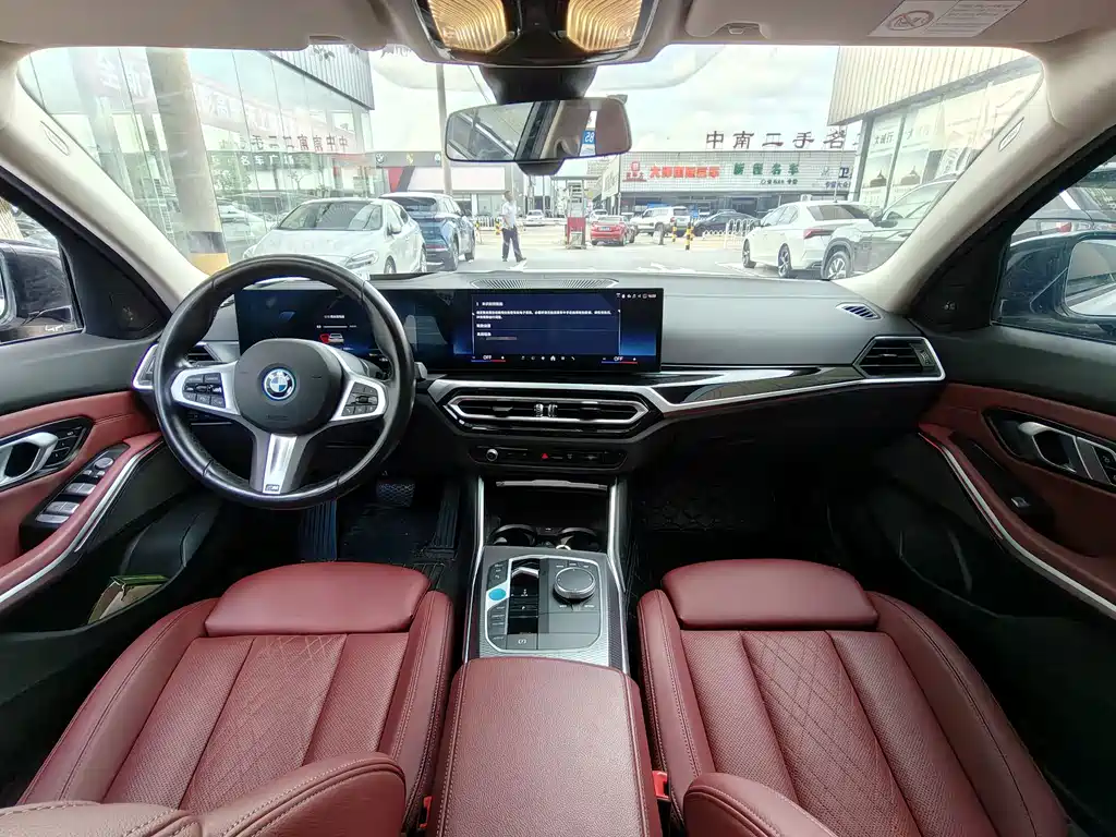 BMW i3 2024