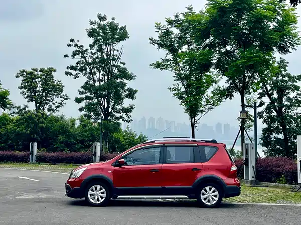 Nissan Livina 2014