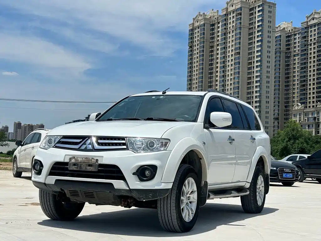 Mitsubishi Pajero Jinchang 2017 — фото 10