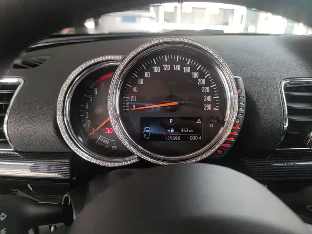 MINI Clubman 2017 — фото 12
