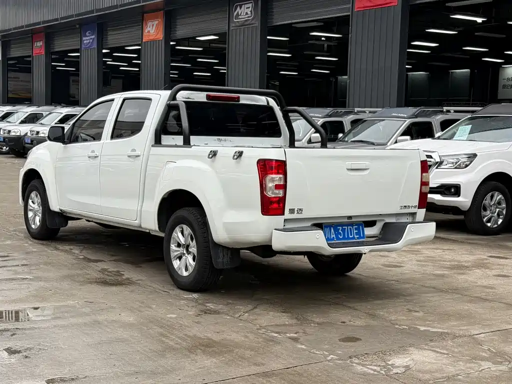 Isuzu RE-MAX 2023 — фото 14